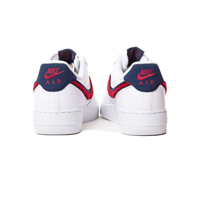 Кроссовки Nike Air Force 1 07 LV8 Chenille Swoosh 823511-106